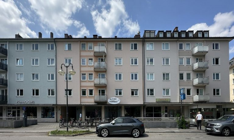 Dachgeschoss mit Ausbaupotenzial in Muenchen-Sendling